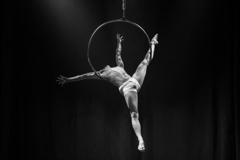 Cours de pole dance à Bruxelles Brussels Art and Pole School