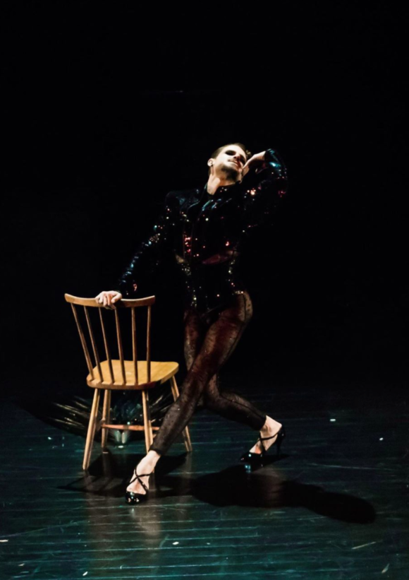 Cours de pole dance à Bruxelles Brussels Art and Pole School